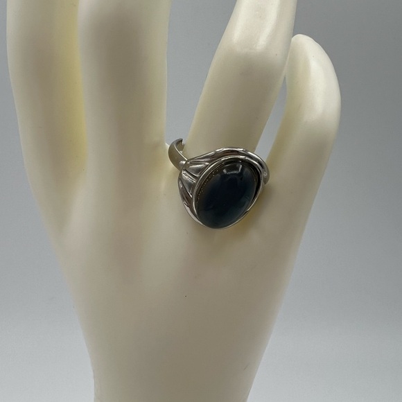 Vintage Stretch Flower Elegant Black and Silver Beaded Ring - Picture 12 of 15